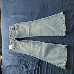 IMPERIAL COURT CANADA RELAXEDWASHED JEAN. SIZE 9/10